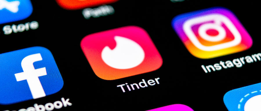 It’s really tiring to fall in love in Russia, and online chats need to be monitored.jpg