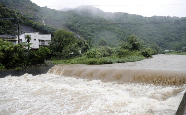 japan-flooding-river.jpg