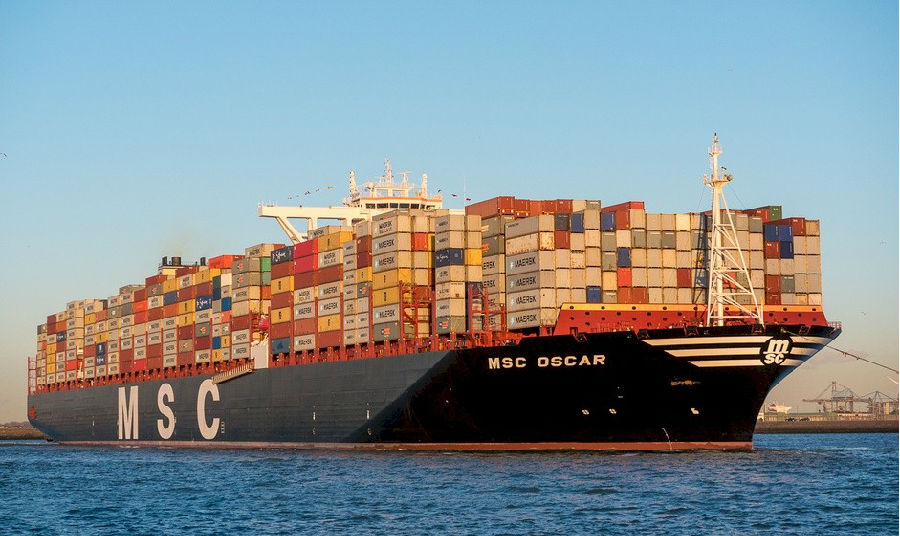 世界上最大的集装箱船有多高?