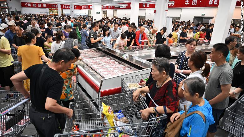 Costco's Shanghai store was bought and closed for half a day on the first day of opening.jpg