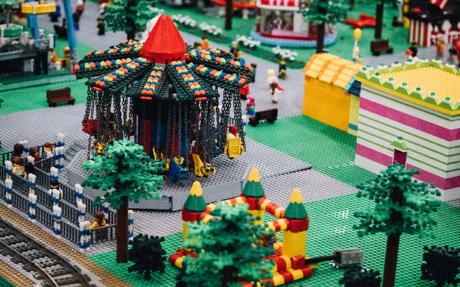 In order to reduce plastic waste, Lego considers renting building blocks.jpg