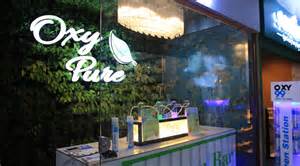 The first oxygen bar in Delhi, India has become popular.jpg