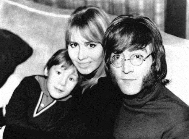 列侬、鲍威尔和儿子.jpg