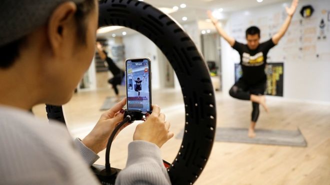 Chinese people under the epidemic can "cloud" everything.jpg