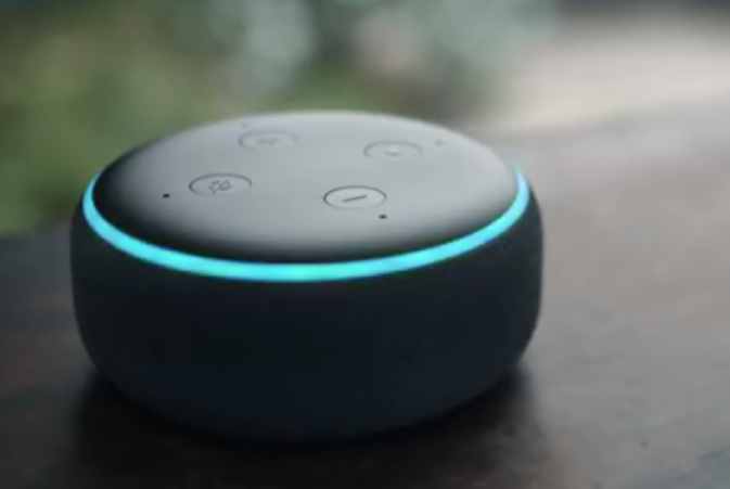 亚马逊智能音箱助手Alexa创意广告 谐音梗