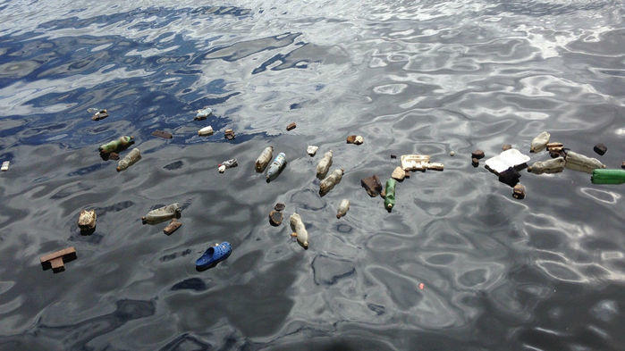 海洋里的塑料垃圾正在失踪.jpg