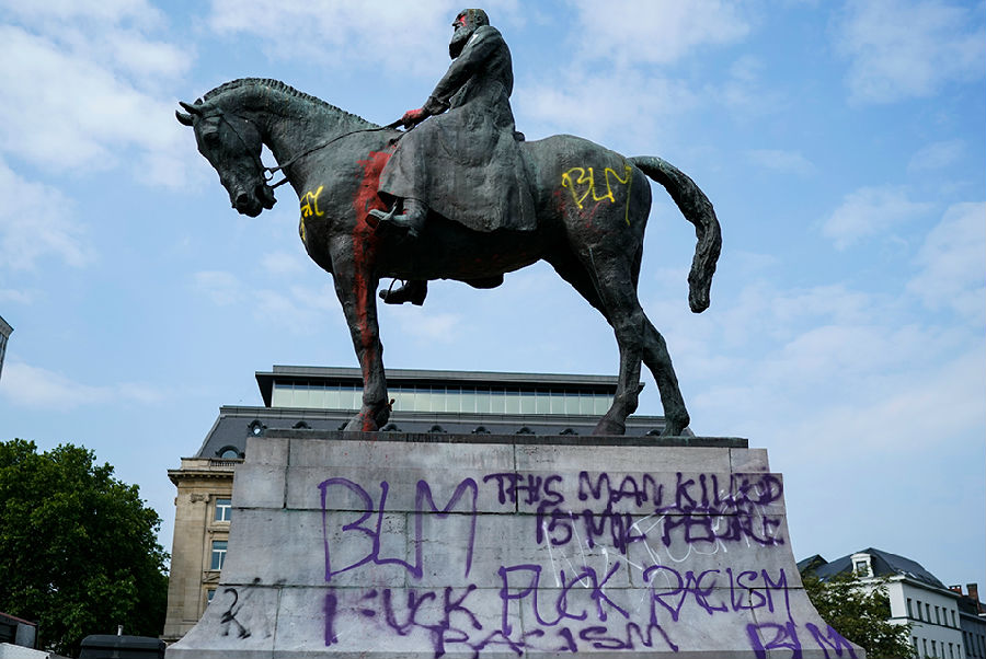 比利时国王雕像被拆除
