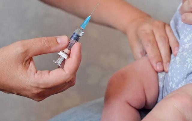 联合国警告疫情期儿童疫苗接种量下降.jpeg