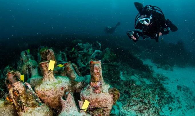 Greece opens its first "underwater museum".jpg