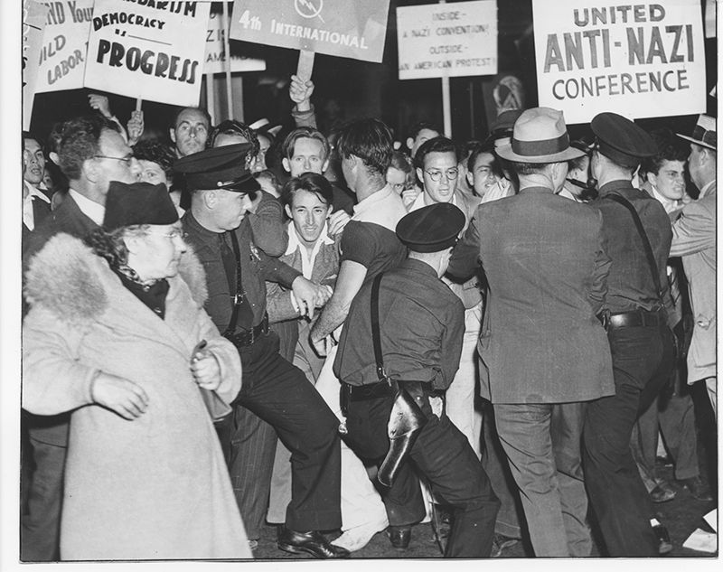 28-anti-nazi-protestaug-1938.jpg