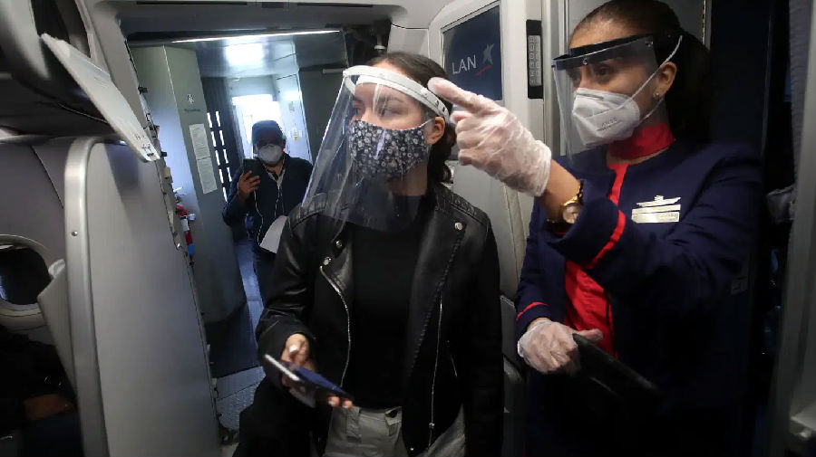 飞机上感染新冠肺炎的几率比你想象的小.jpg