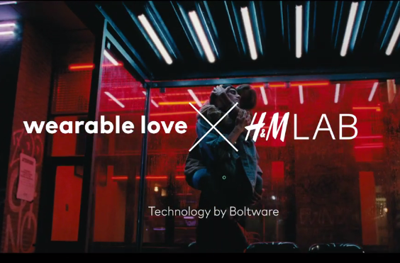 H&M创意广告 模拟拥抱感觉的智能夹克