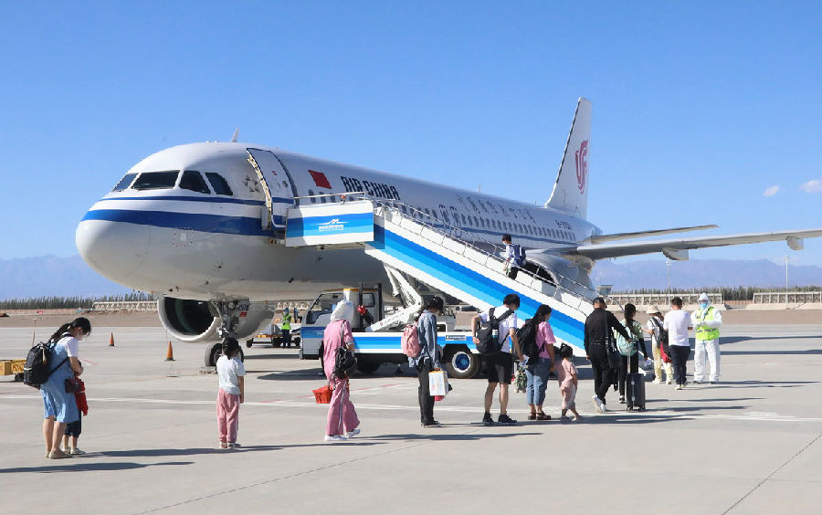 双节临近航空需求旺盛.jpg 双节临近航空需求旺盛.jpg