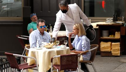 New York restaurants charge an additional 10% "epidemic recovery fee".jpg