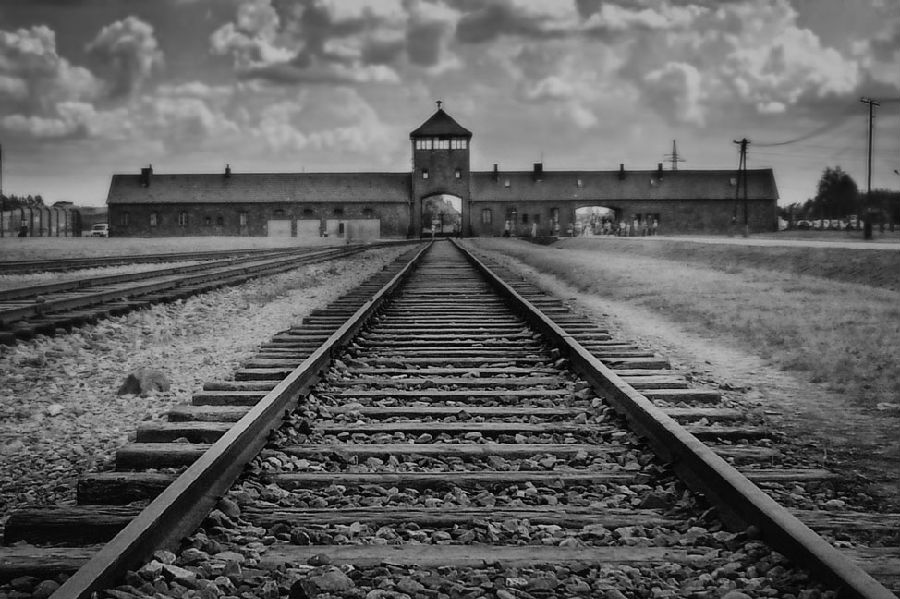 Auschwitz-Poland-06.jpg