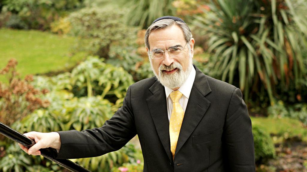 Chief-Rabbi-Lord-Sacks-pic-2.jpg