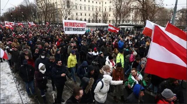 俄罗斯爆发大规模抗议.jpg