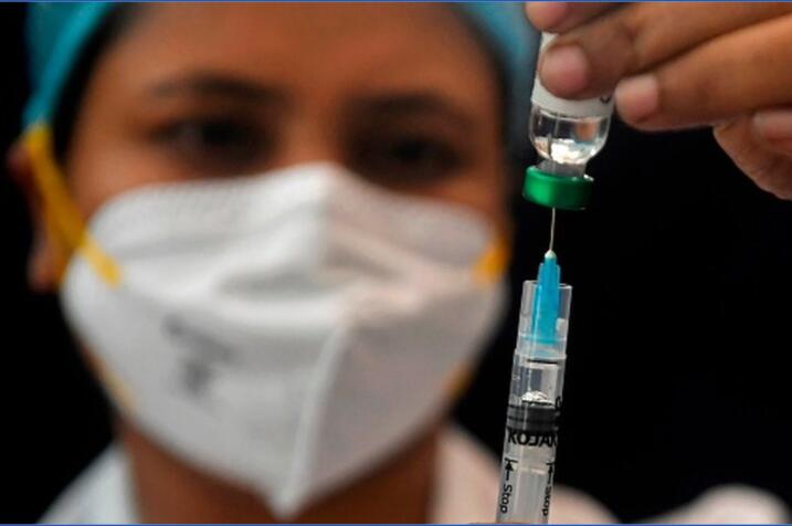 非洲卫生专家警告不要搞疫苗战.jpg