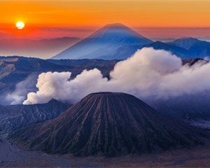 discover-the-amazing-mount-bromo-in-our-Wonderful-Bromo-Ijen-Tumpak-Sewu-4-Day-Private-Tour-scaled_副本.jpg