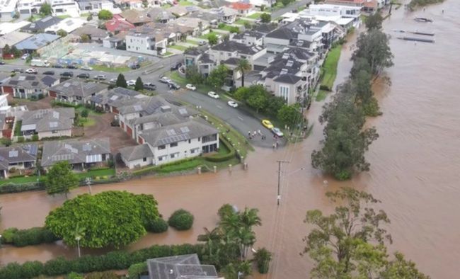 澳大利亚新南威尔士州遭遇洪水.jpg