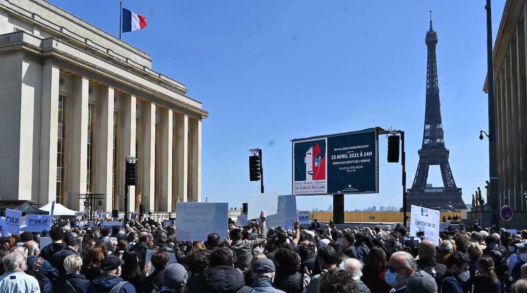 法国爆发抗议.jpg