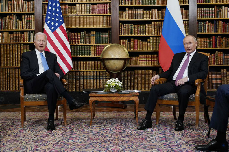 美国总统拜登和俄罗斯总统普京16日在瑞士日内瓦举行会晤.jpg