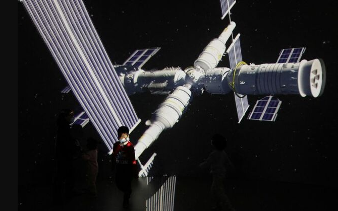 美国星链卫星曾两次险些碰撞中国空间站