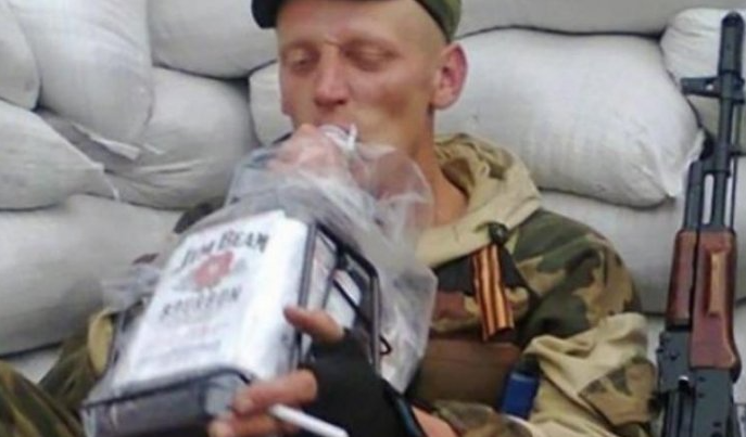 乌方称本国平民给俄军士兵送毒蛋糕毒酒