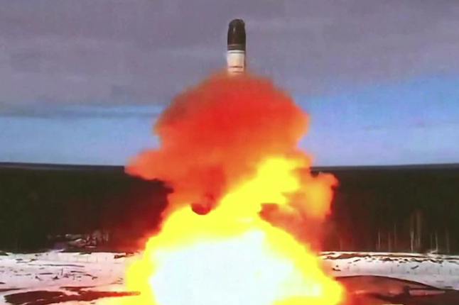 俄罗斯宣布成功试射新型洲际弹道导弹