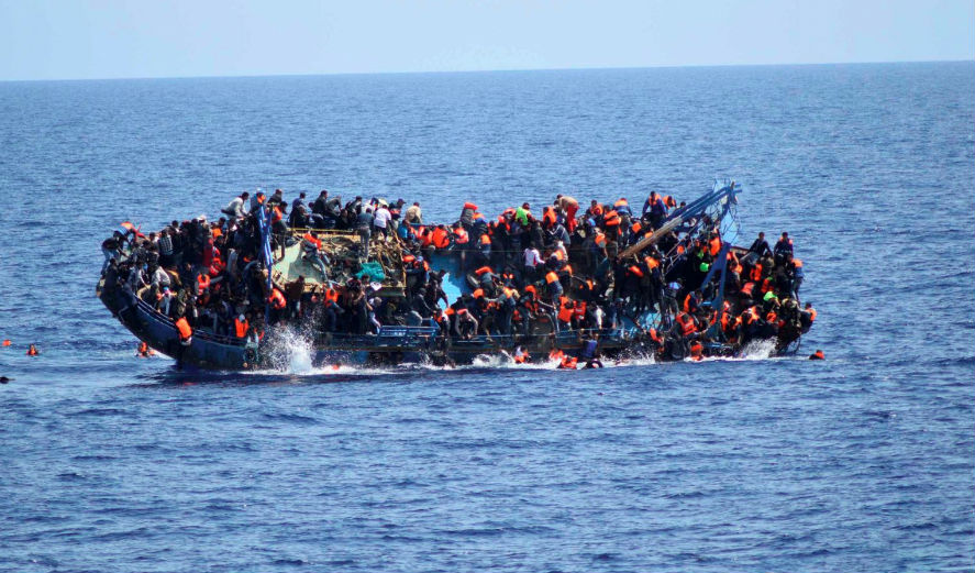 voa慢速英语(翻译 字幕 讲解):罗兴亚难民船倾覆 至少15人死亡